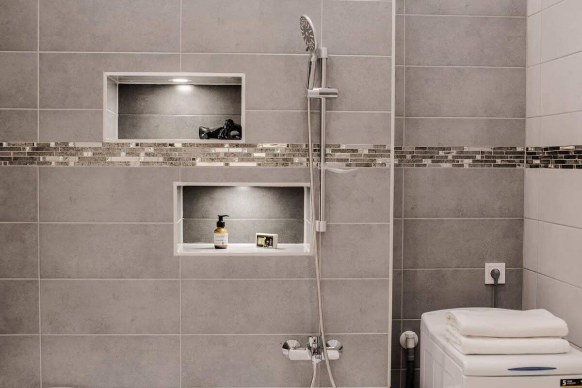 New Luxury Apartment In The Center With A/C Budapest Exterior photo